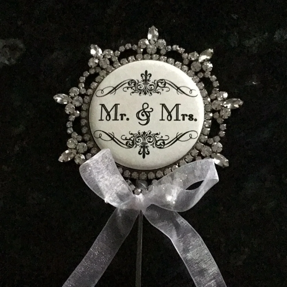 NWOT Mrs. & Mrs. wedding pick